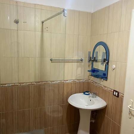 Mali I Robit Appartement Golem (Tirana)